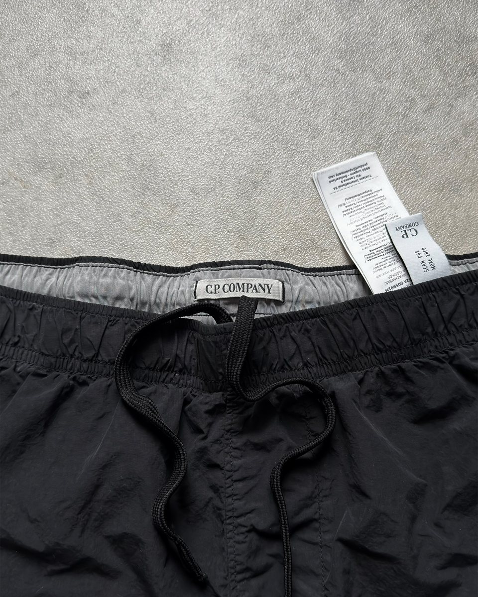 C.P. Company Nylon Logo Shorts — photo 2 sur 8