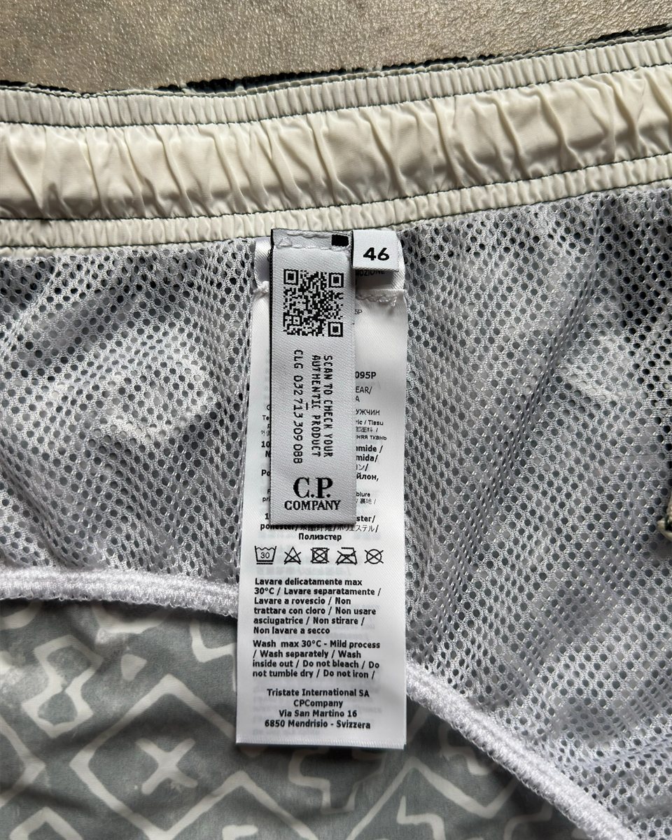 C.P. Company Printed Swim Shorts — photo 6 sur 7