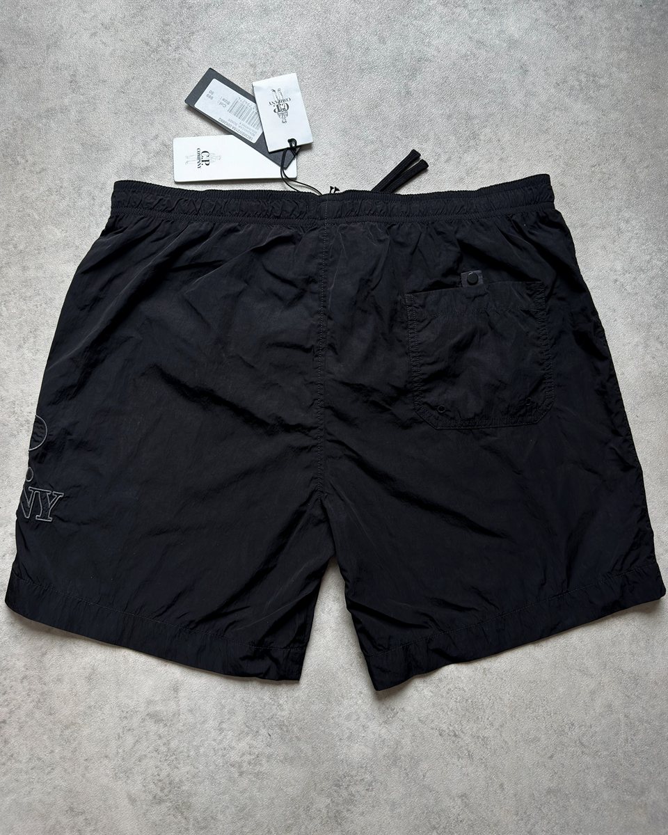 C.P. Company Embroidered Logo Shorts — photo 2 sur 6