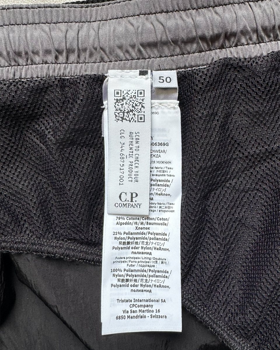 C.P. Company Embroidered Logo Shorts — photo 4 sur 6